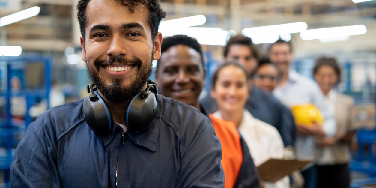 Be Your Own Boss: The Advantages of Owning a Blue-Collar Recruiter Franchise